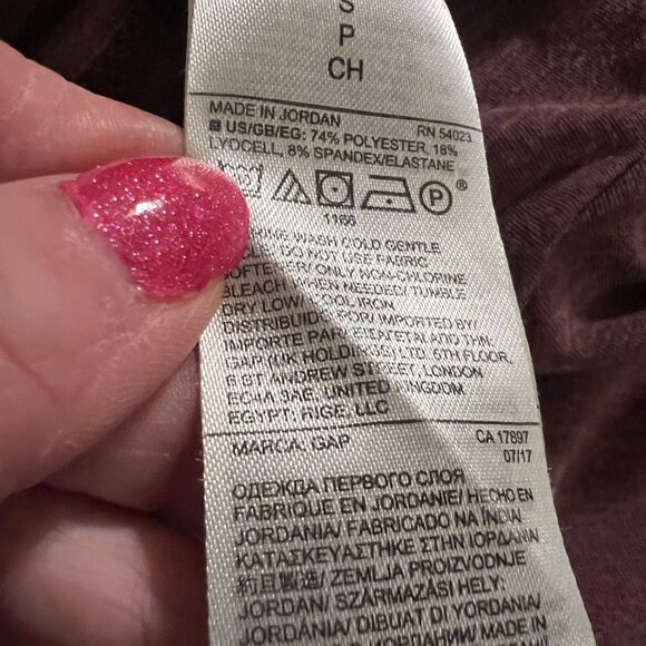 Gap fit breathe workout purple top with low cut back size S - Picture 5 of 6